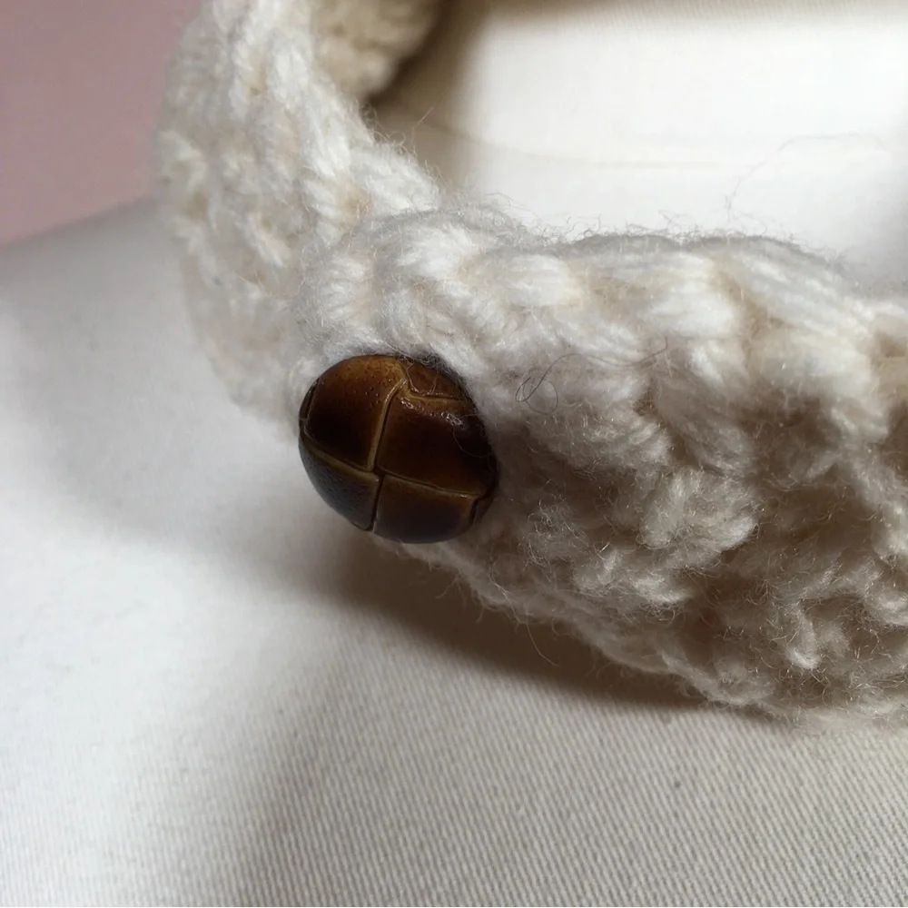 Vintage Cream Crochet Newsboy Cap and Matching Knit Gloves - Picture 6 of 15